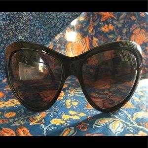 NWOT Yves Saint Laurent sunglasses
